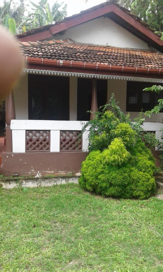 The Ocean Bed & Breakfast Unawatuna Bagian luar foto