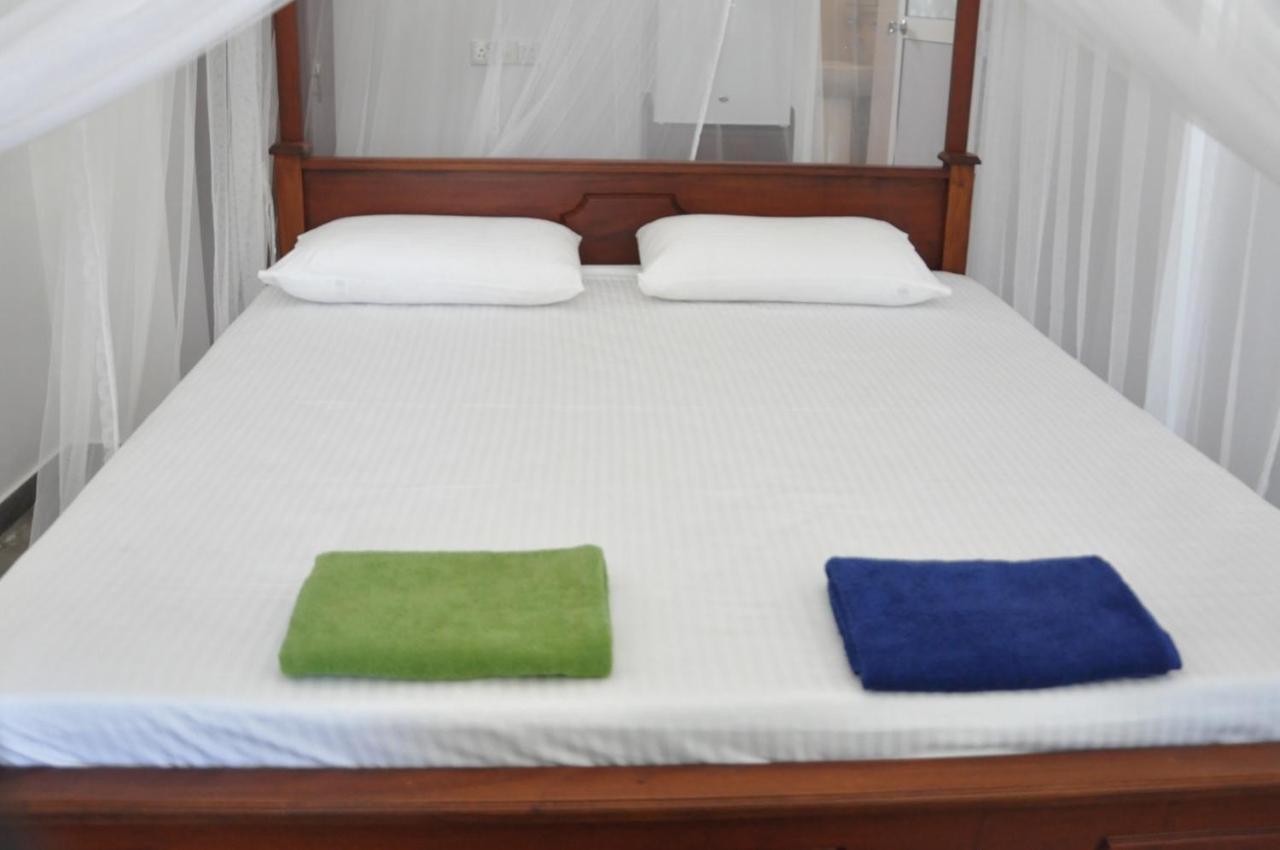 The Ocean Bed & Breakfast Unawatuna Bagian luar foto