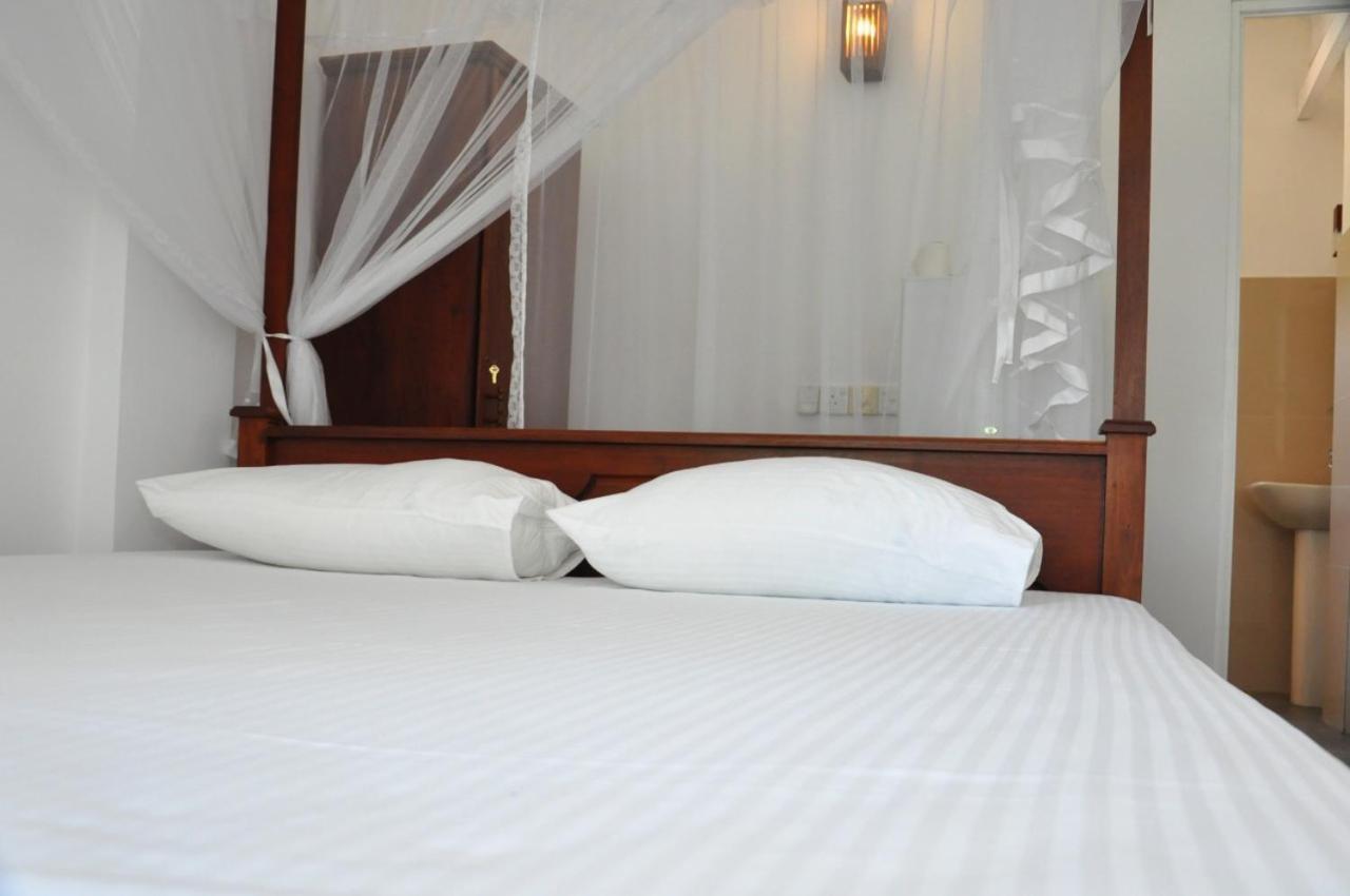 The Ocean Bed & Breakfast Unawatuna Bagian luar foto