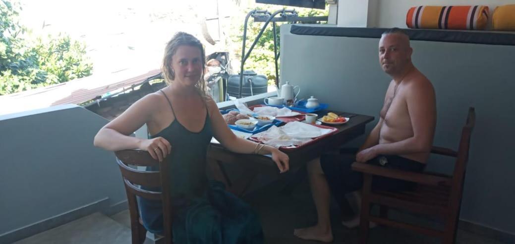The Ocean Bed & Breakfast Unawatuna Bagian luar foto
