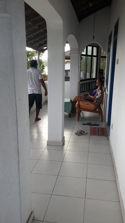 The Ocean Bed & Breakfast Unawatuna Bagian luar foto